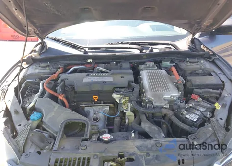 2015 Honda Accord Hybrid z USA, uszkodzony, nr VIN 1HGCR6F31FA001184